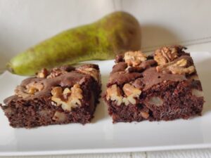 Brownie_negresa_cu_pere_si_nuci2